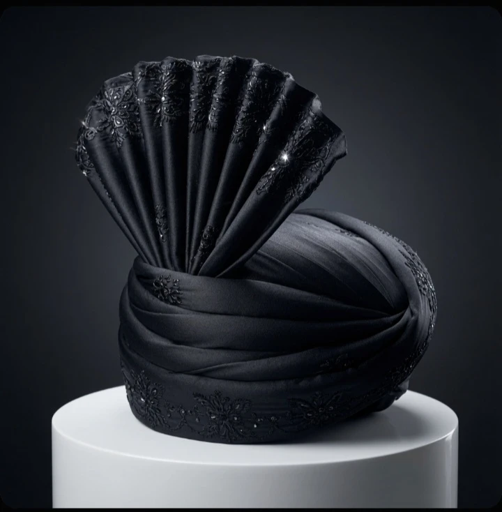 The Royal Noir Hand-Embroidered Groom's Turban (Kulla)